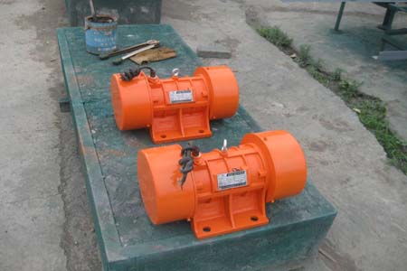 YZU系列振動電機(jī)